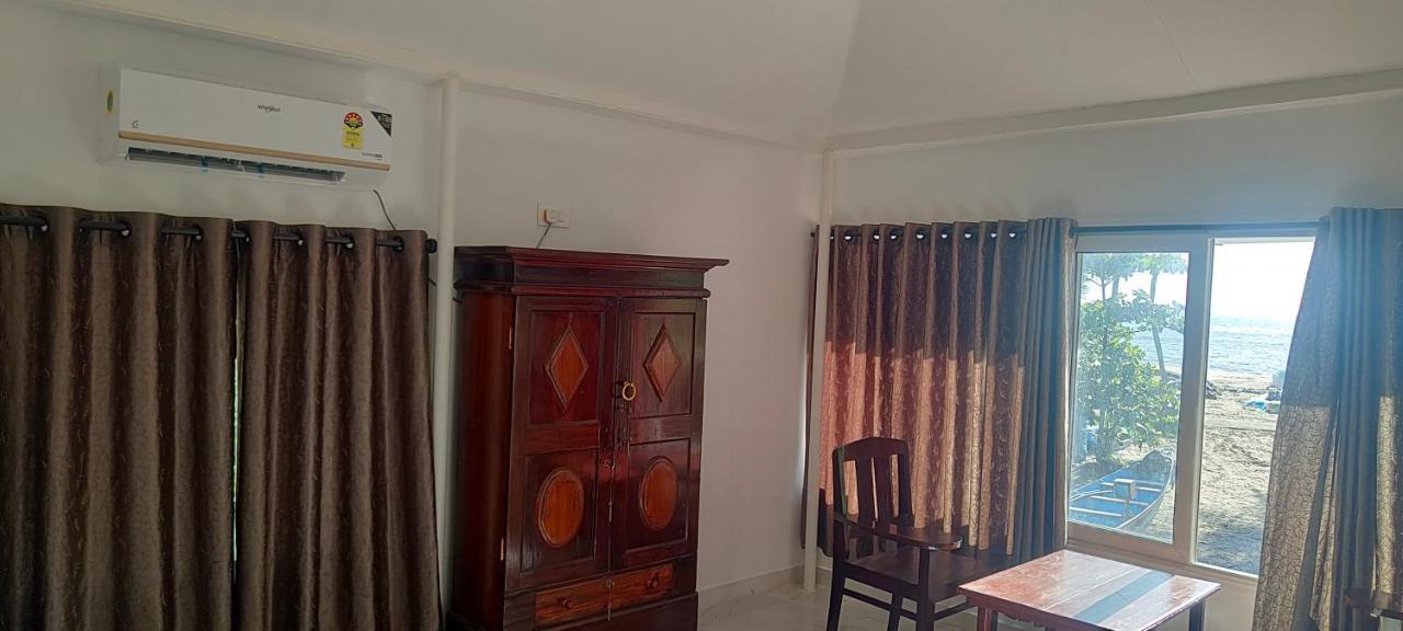 Marari Blue Whale Beach House Alappuzha Exteriör bild