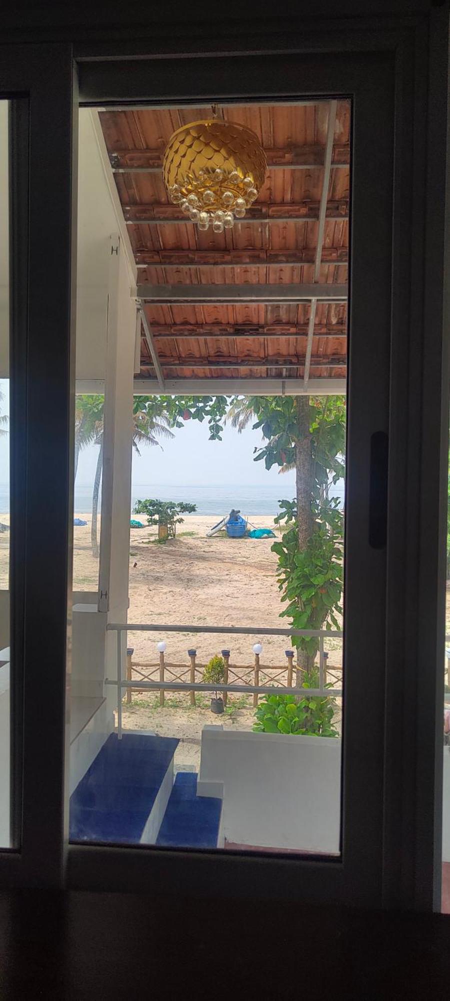 Marari Blue Whale Beach House Alappuzha Exteriör bild