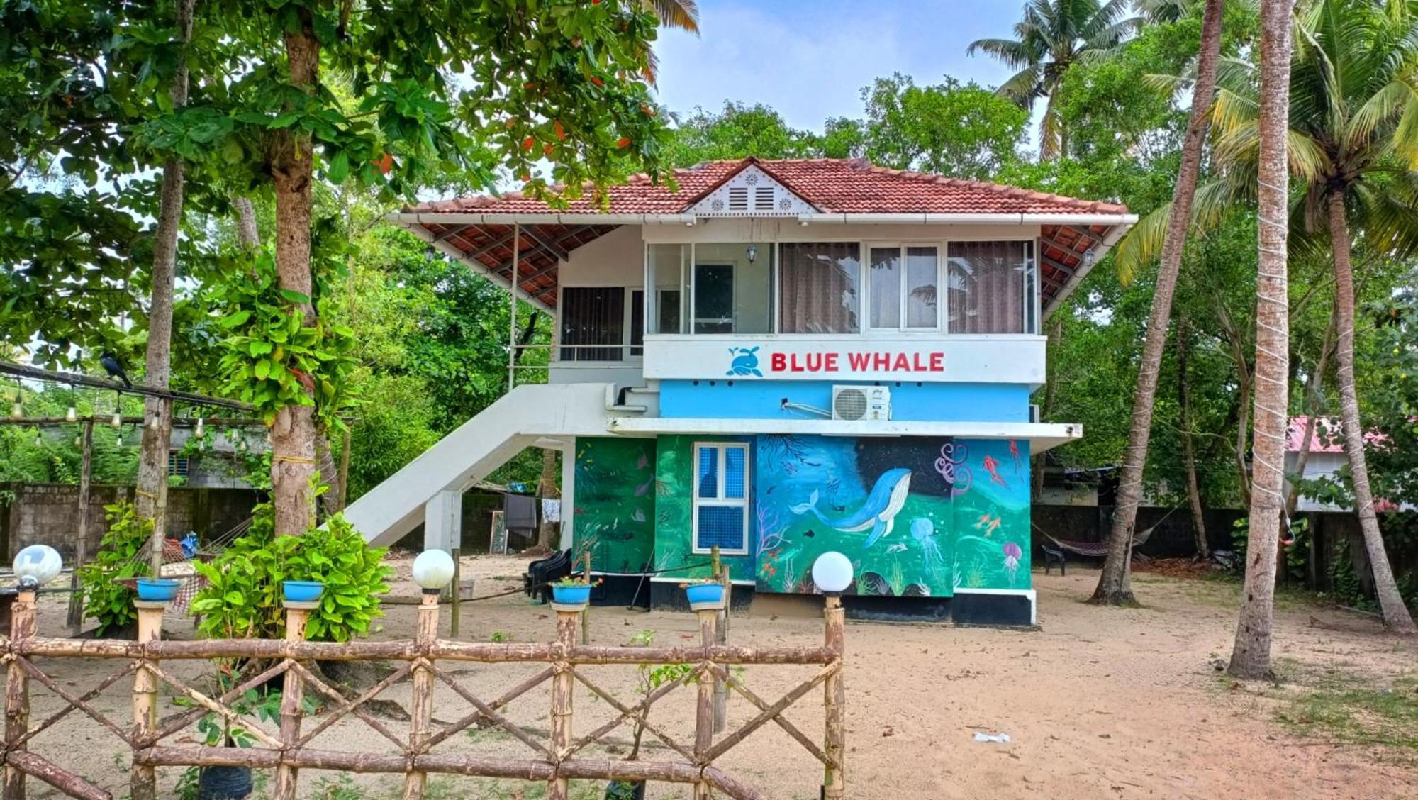 Marari Blue Whale Beach House Alappuzha Exteriör bild