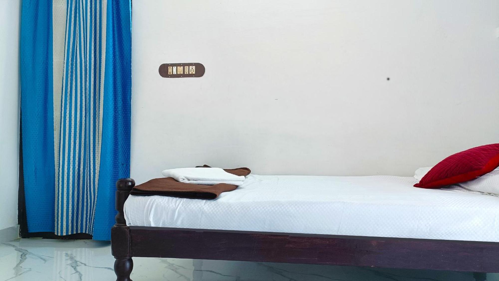 Marari Blue Whale Beach House Alappuzha Exteriör bild