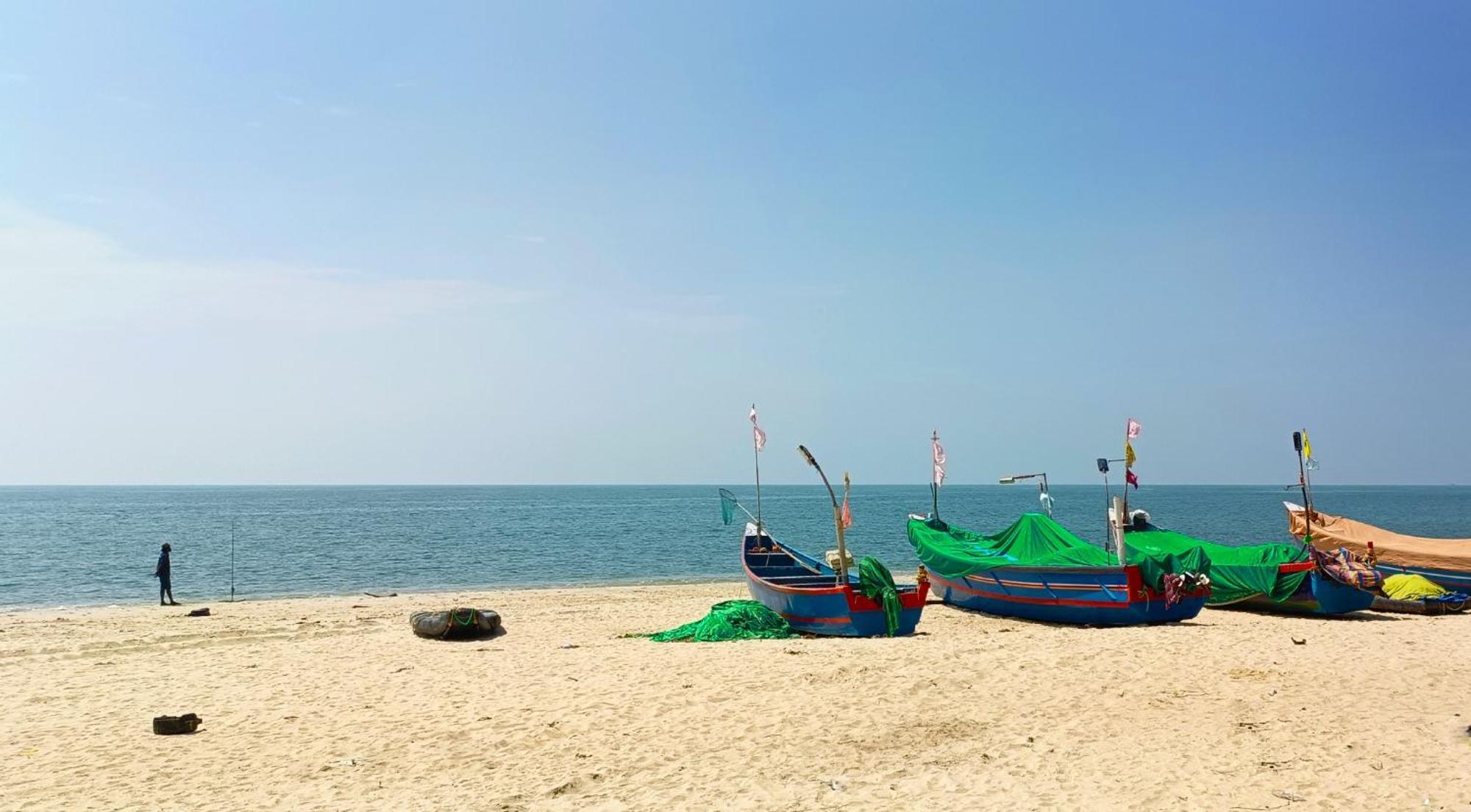 Marari Blue Whale Beach House Alappuzha Exteriör bild