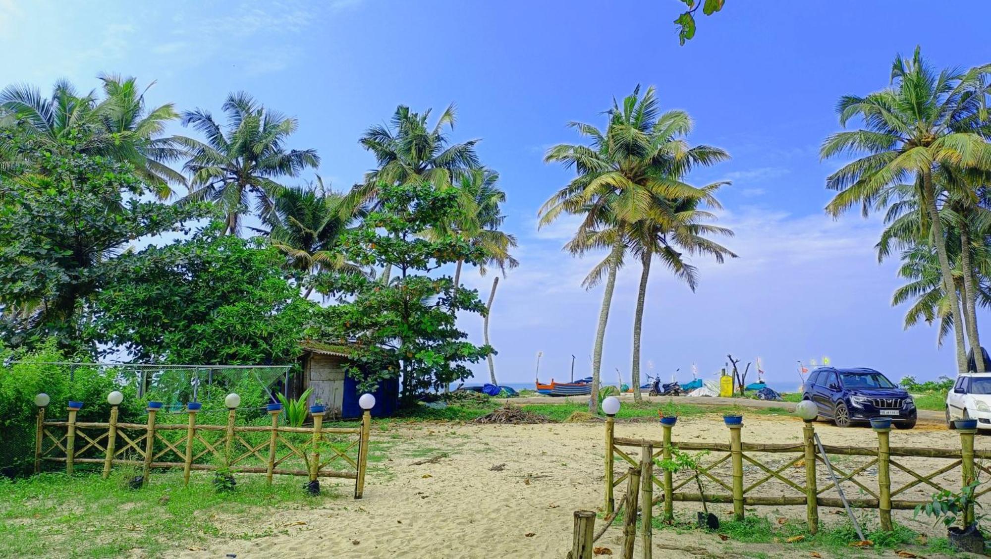 Marari Blue Whale Beach House Alappuzha Exteriör bild